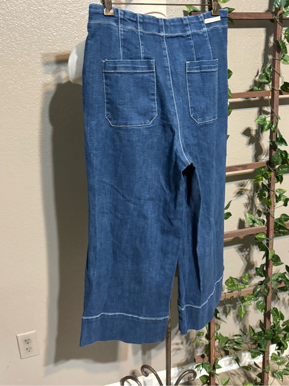 Pilcro Ultra High-Rise Wide-Leg Jeans 29 - Picture 9 of 11